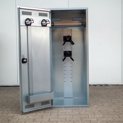 Sattelschrank Peetz Köln 150x60x60 2 Sattelhalter